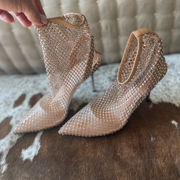 VINCE CAMUTO - Never worn! Size 8 - Picture 4 of 6